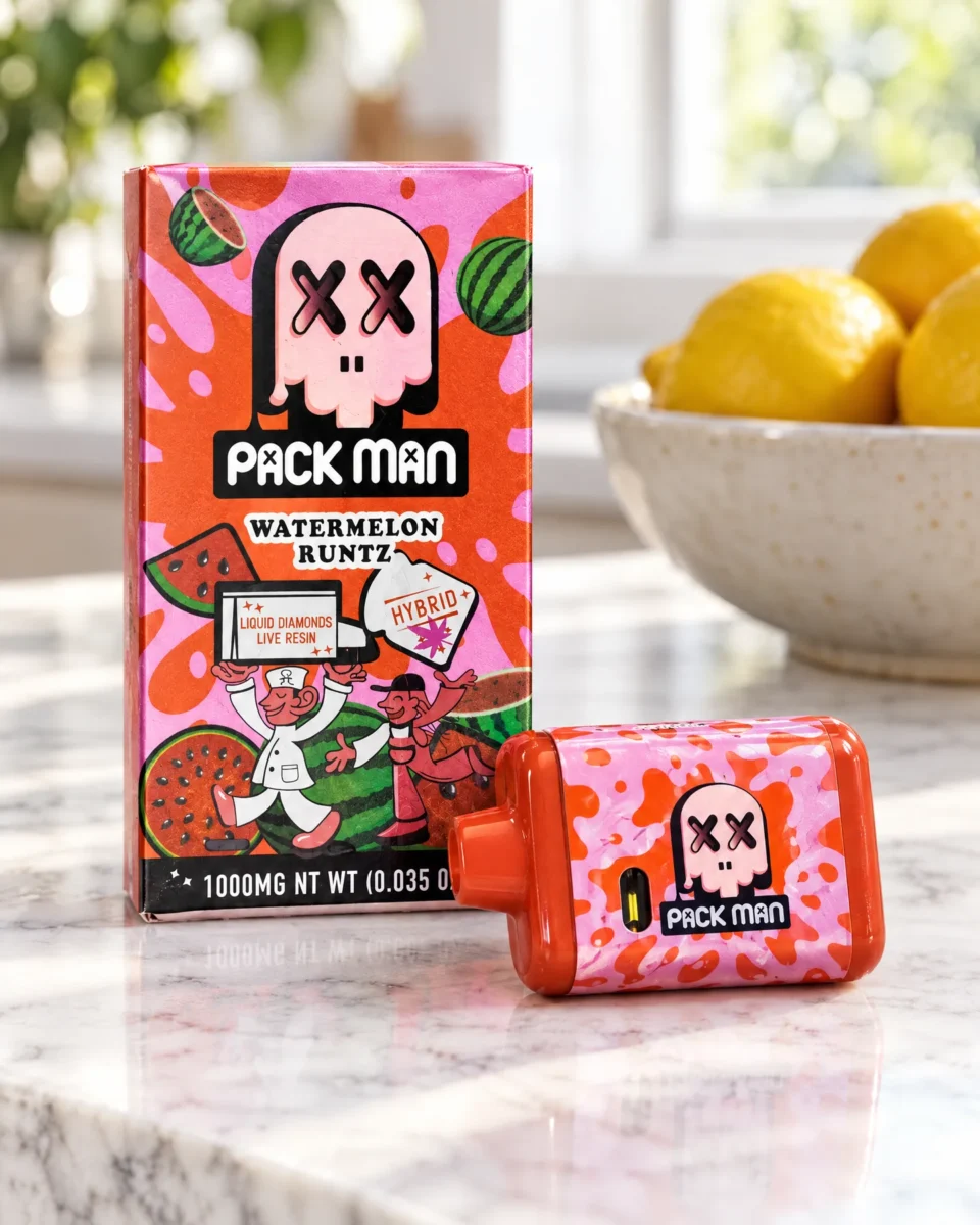 Watermelon Runtz di Pack Man, confezione e dispositivo sul piano in marmo di una cucina