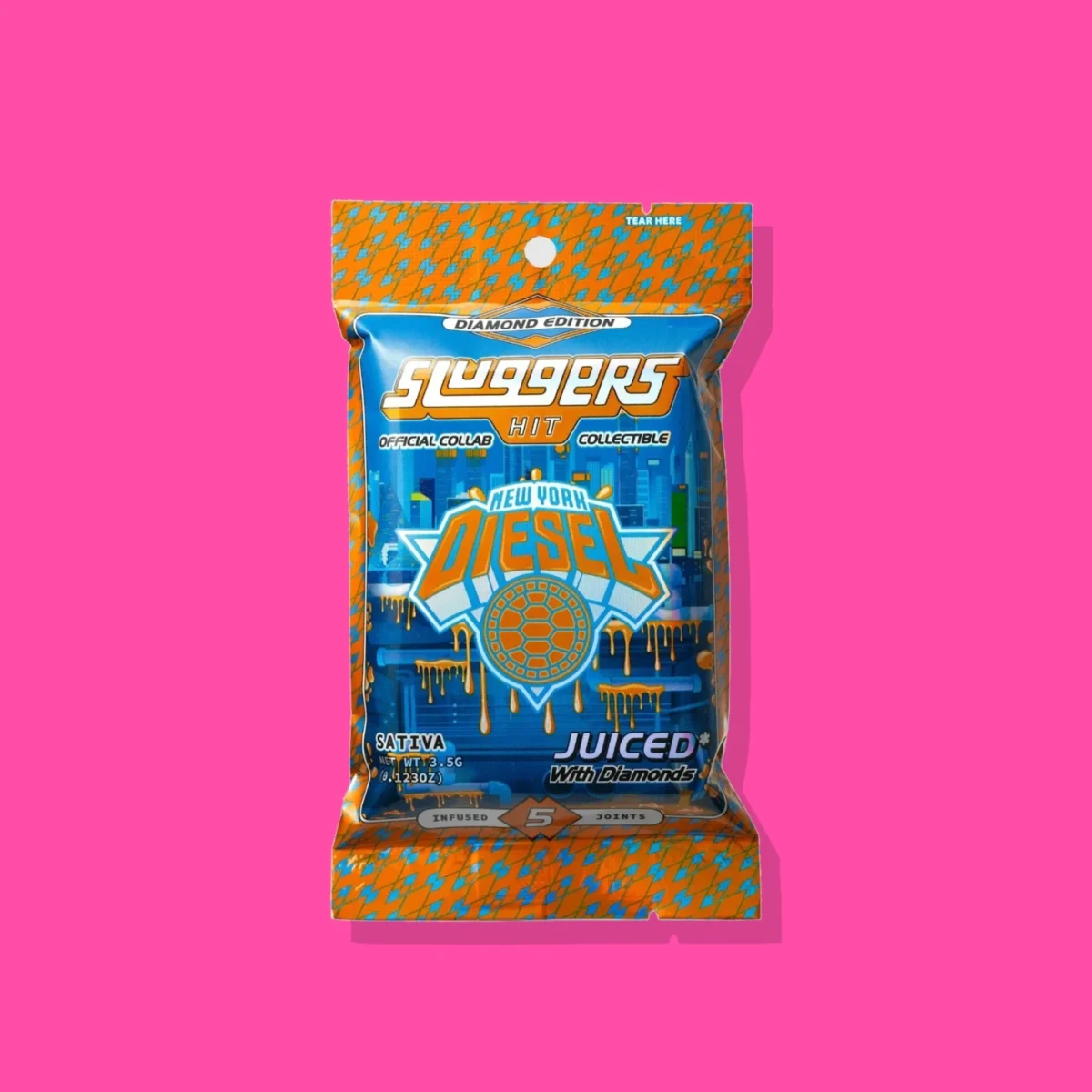 New York Diesel Pre-roll di Sluggers, la confezione su fondo fucsia